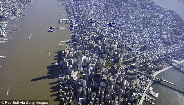 Red_Bull_Air_Force_over_NYC_2