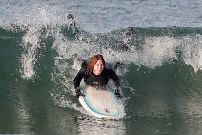 Jennifer-Lawrence-surf