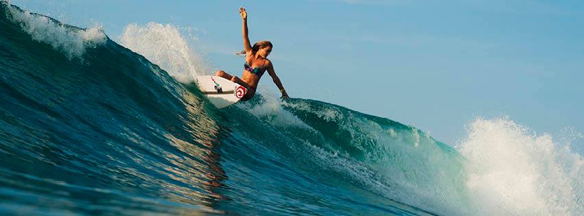 Alana Blanchard met fin à sa carrière pro surf string thong sexy hot bikini
