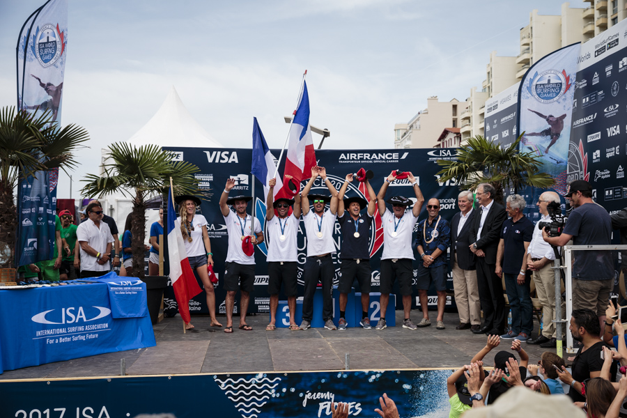 L'équipe de France et Pauline Ado championnes du monde 2017 de surf ISA, Johanne Defay et Joan Duru vice-champions !