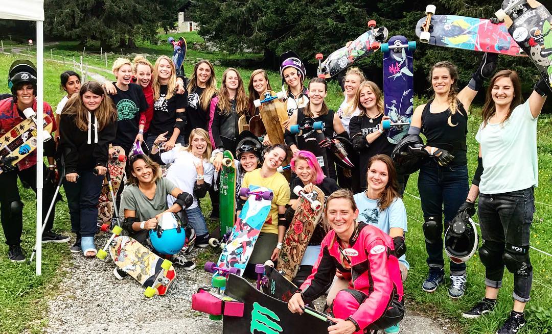 Le Longboard Grils Crew, plus grand mouvement de skate féminin
