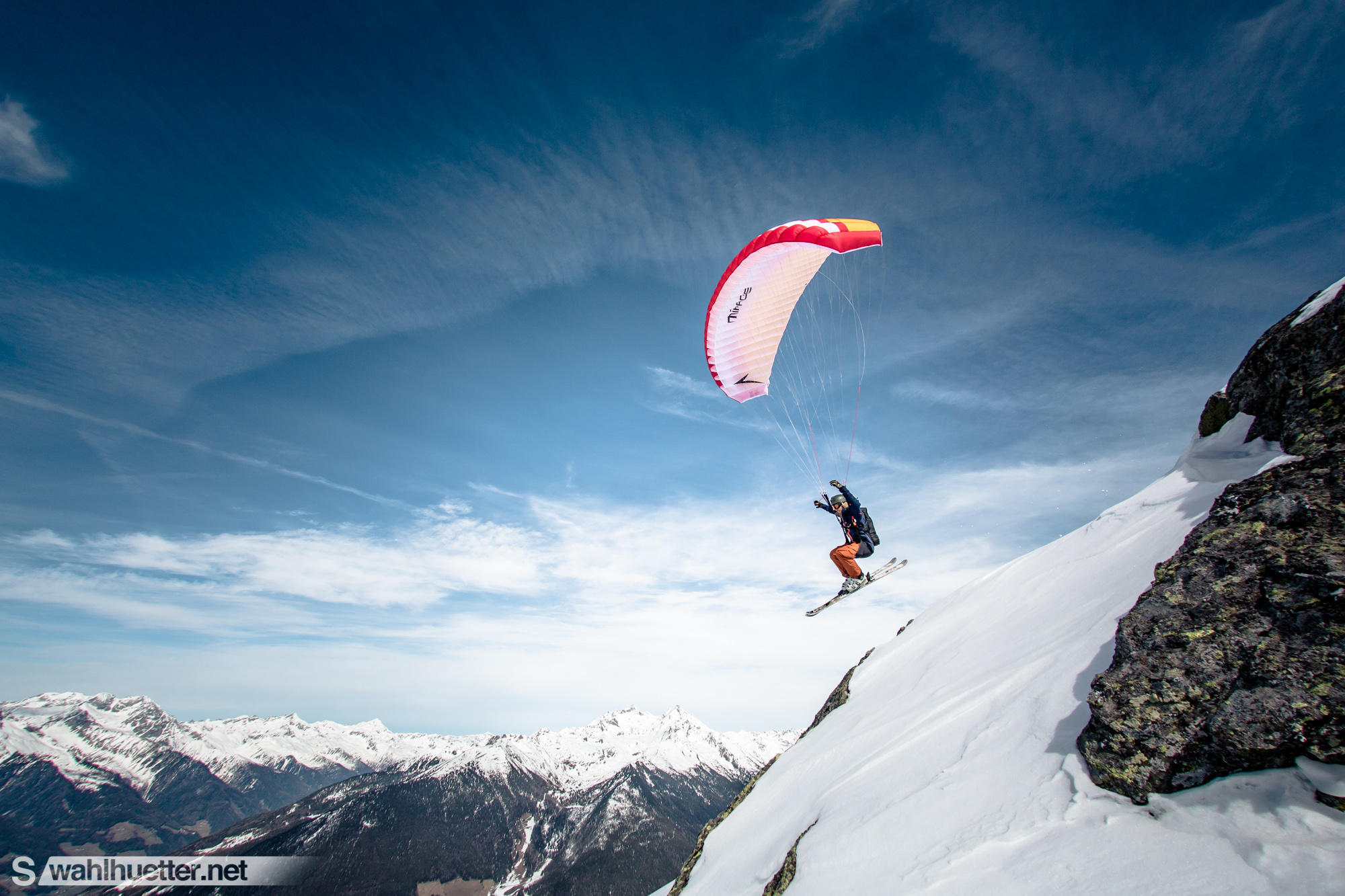 sport extreme montagne surf snowboard speedflying ski courchevel menuires