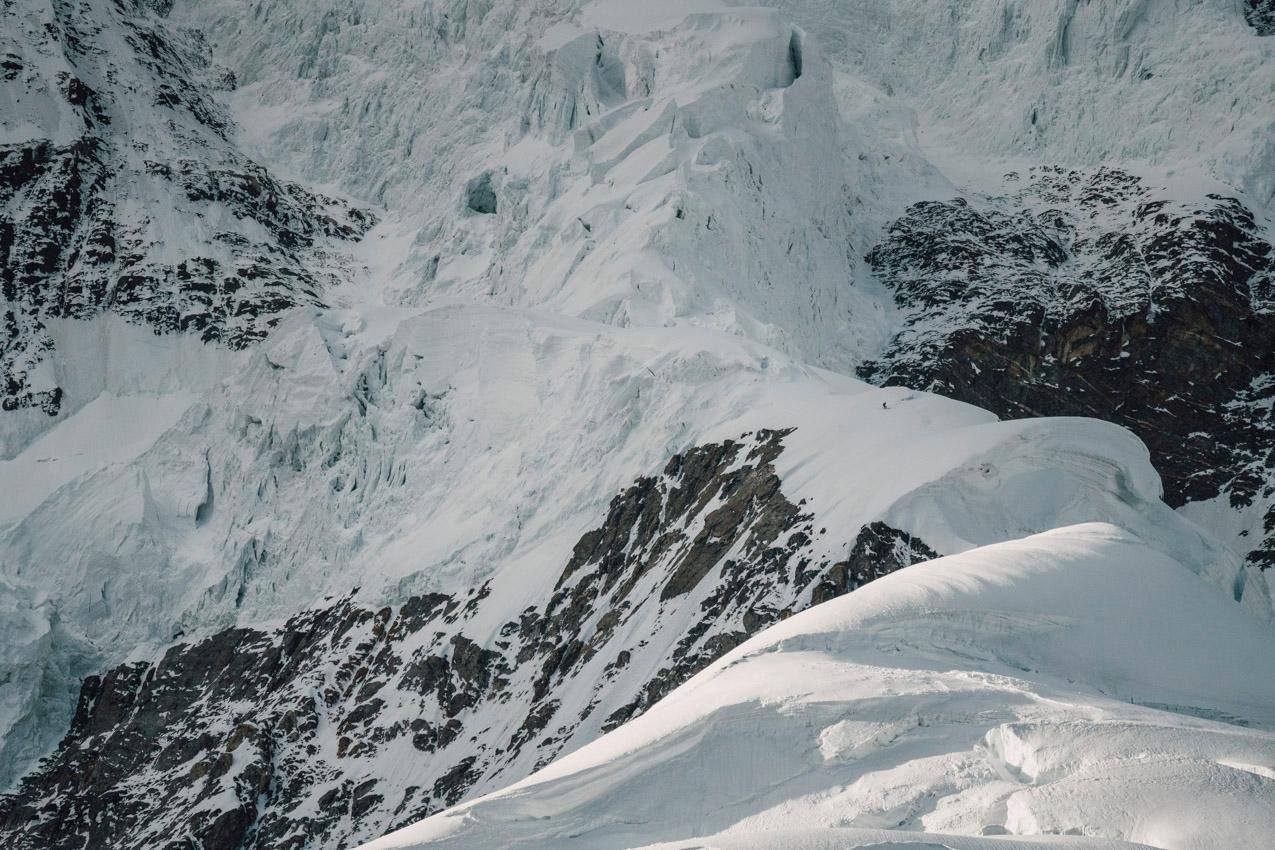 Andrzej Bargiel descend le K2 en ski