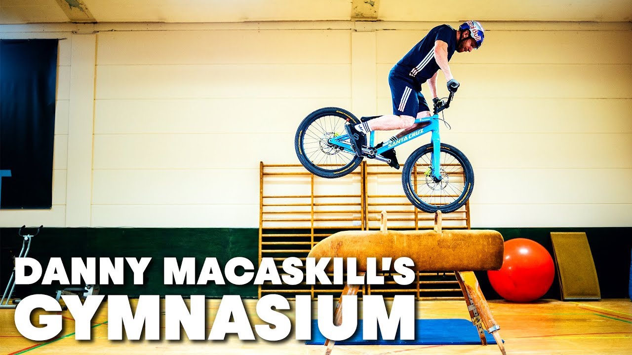 Danny Macaskill gymnasium vtt bike trial red bull vidéo