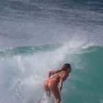tia-blanco surfeuse bikini hot string thong ass nude nue sexy topless