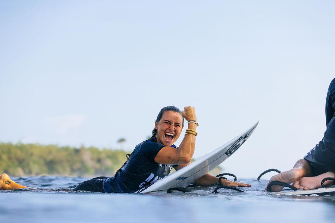 Johanne Defay gagne roxy pro g-land 2022 indonésie